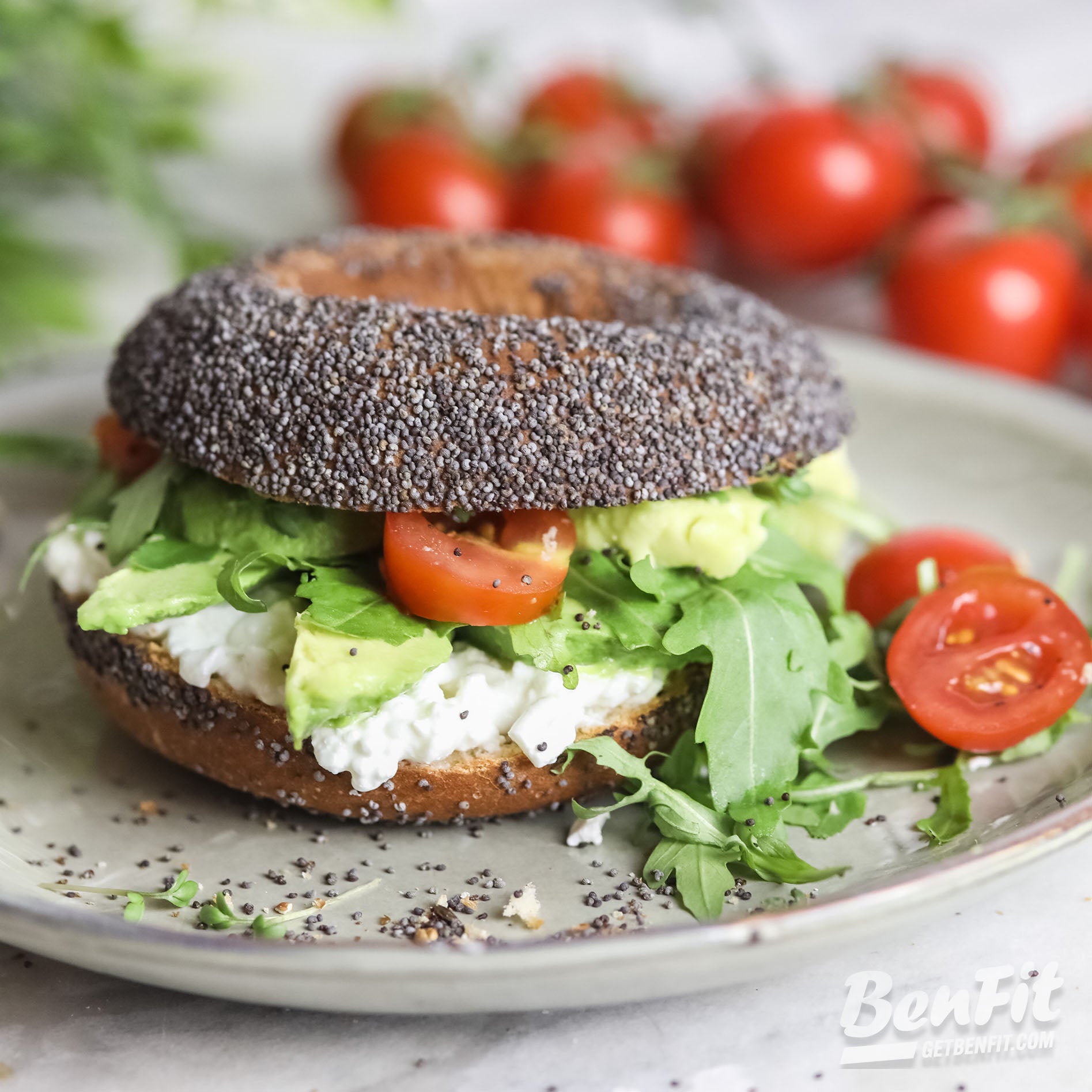 High Protein Bagel Mohn